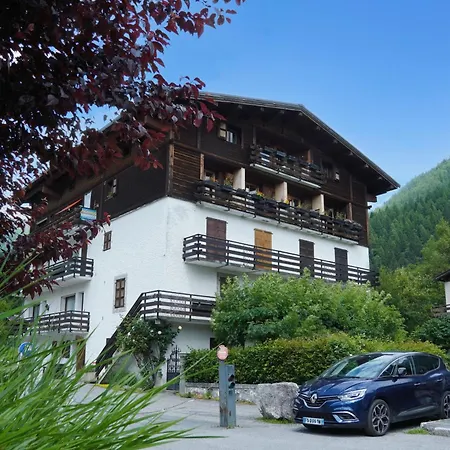 Le Chardonnet D W/shared Pool & Panoramic Views - Happy
